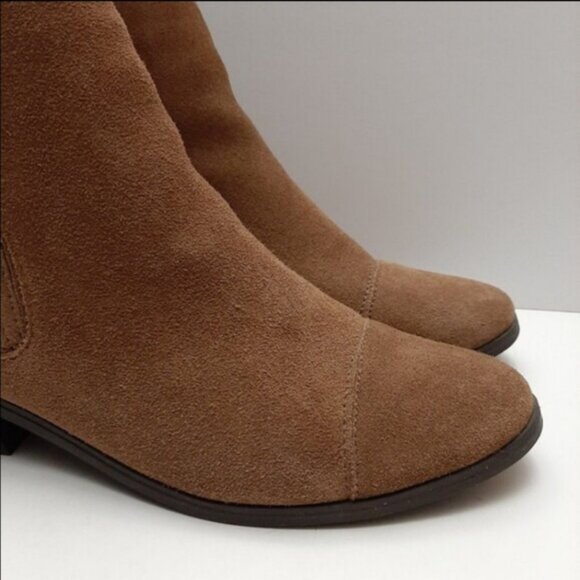 G. H. BASS Chance Genuine Suede Ankle Boots Low Heel Side Zippers Tan Brown Sz 8 - Picture 3 of 16